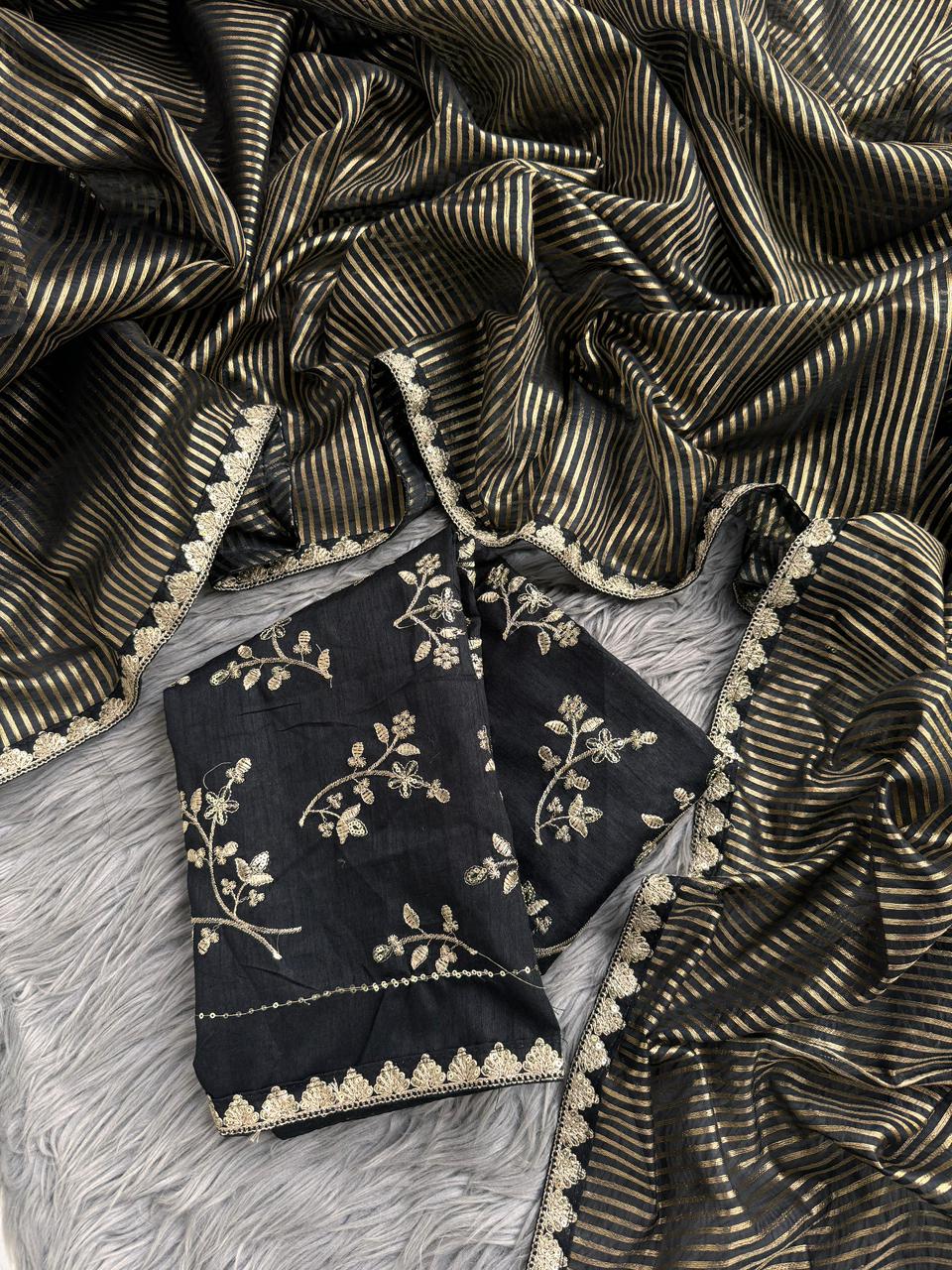 Trisha Black Gold